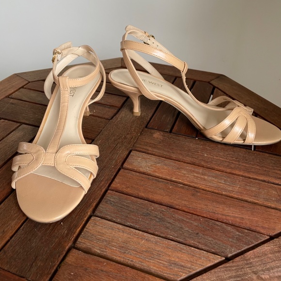 Nine West nude colour sandals size 6 1/2 - Picture 1 of 6